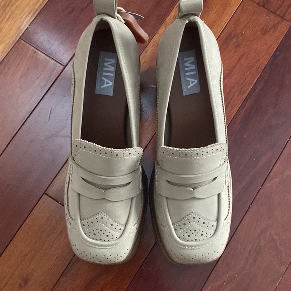 MIA Women’s Yisel PLATFORM Loafer Platform PUMP 
Size 8.5 - Picture 2 of 5